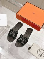 Hermes 爱马仕 H拖鞋Oran凉鞋系列 时尚又百搭 超级舒服 每个细节都做到极致 原版Swift小牛皮 原版1:1独家私模鞋面 原版真皮沿条大底 愿望Li
