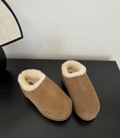 出厂p 、UGG，2024新款出炉卡皮巴拉胖头鞋，系列刻在基因里的松弛感 X拒绝精神内耗 ，卡皮巴拉”潮流风向标，经典胖头拖鞋 卡通可爱造型让你的穿搭更具吸引力 - 点击图像关闭