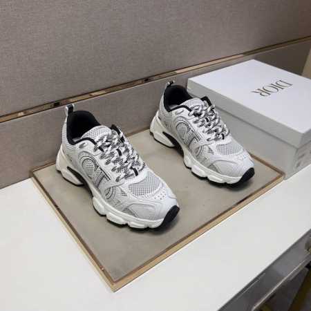 出厂价 迪～ 情侣装休闲鞋 2024Z柜同步发售 码数:女35-39，男38-44# 4个颜色鞋面选用多材质拼接网布内里，舒适透气，鞋底：原版舒适耐磨大底，实物 - 点击图像关闭