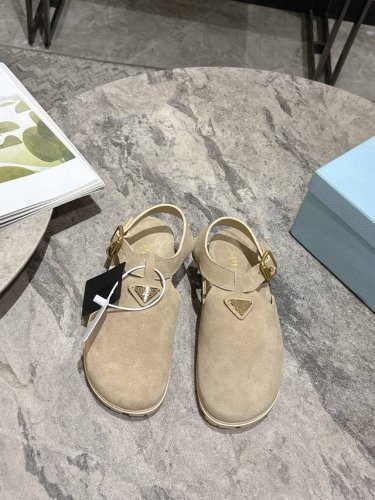 顶级品质 prada Fw25 New Arrival～ 普拉达2025女士新款罗马包头凉鞋 专柜一上就断货的节奏 超级多的网红时尚博主种草 上脚真的太舒服了
