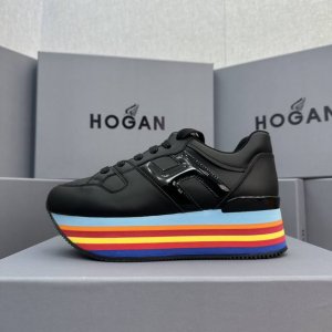 hogan 度假系列新款顶级版现货发售 松糕厚底顶级版 都市新潮休闲风 各明星 博主推荐 时尚百搭风格百变！原版楦型 原版大底一比一为你打造 值得推荐！ 鞋面采