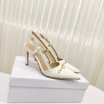 出厂价P Dior 2025迪奥春夏尖头高跟凉鞋 鞋面采用进口牛漆皮全手工制作，配品牌经典Logo加以修饰，尖头设计更有淑女优雅之风，简直露跟系列高跟鞋Dior