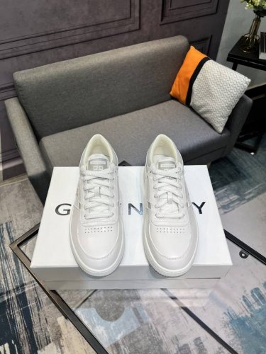 Givenchy纪梵希 .男士新款时尚休闲板鞋热卖进口牛皮.舒适羊皮内里 原版大底 脚感舒适 38-44码 45订做不退换