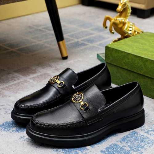 工厂价 古奇 Gucci 2023男士最新款休闲皮鞋！专柜同步上市！原版一比一复刻。全进口头层小牛皮。内里采用头层顶级牛皮，原版原厂特供橡胶大底。引领时尚新概念