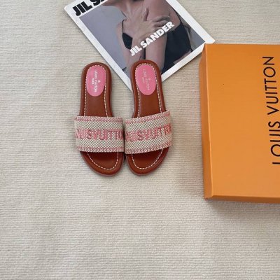 橙子出厂价p louis Vuitton 路易威登 初夏新款 Lv刺绣字母平底拖鞋 休闲凉拖 码数 35-42