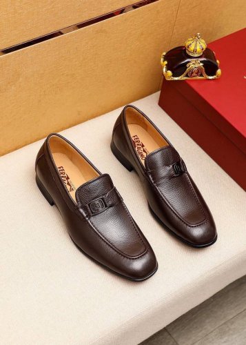 商品商标：Ferragamo 菲拉格慕 休闲皮鞋 正码码数: 38-44 45订制 商品材料：精选 进口头层荔枝纹牛皮鞋面+奢华五金扣，进口水染牛皮内里。强烈立