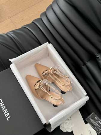 Chanel Vintage中古系列凉鞋 简约而不简单的款，上脚特别显脚细。 鞋面定制面，内里垫脚羊皮，加厚真皮大底。 跟高8 Size:35-39 其它码数定 - 点击图像关闭