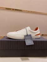 工厂价: 高端版本。杰尼亚 男士休闲款，专柜对比质量 进口牛皮面料 水染舒适柔软牛皮内里垫脚真皮大底贴标 码数38-44。可定做45