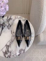 出厂价P P360 Balenciag*经典款平底单鞋 小尖头设计拉长腿部线条 经典双B扣装饰大气又耐看 鞋面牛皮 内里垫脚羊皮 意大利真皮大底 尺码35-39