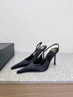Saint Laurent 圣罗兰 25Ss春夏新款 尖头 高跟 凉鞋 走秀款 把美丽刑锯表现的淋漓尽致 姐姐的美丽尤物 又是人间 rose同款的化很好修饰脚型