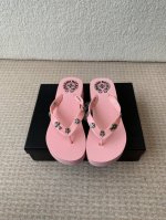 chromehearts 克罗心 25Ss 今夏最流行的懒厚底人拖鞋，韩版潮流夏季时尚 高端大气上档次外，更适合懒人族们，一脚蹬就穿好了，都不用动下手，方便快捷