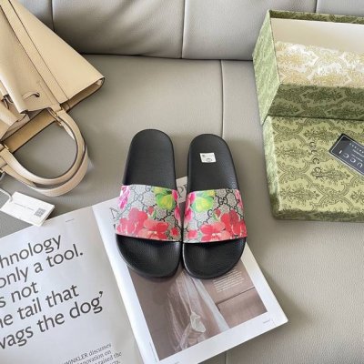 出厂： Gucci 古驰2025顶级专柜 初夏情侣新款 官网上新 独家首发 Gucci 古驰 25S 初夏情侣拖 古驰拖鞋 古驰情侣穿搭 Gucci拖鞋 Guc