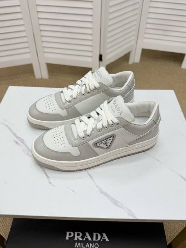 prada-普拉达 顶级版本，套楦工艺，油边工艺，面料：高档牛皮。39-47 45、46、47订做不退换 Pl