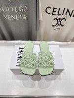高版本出厂 Loewe 罗意威2025 Ss新品复古风平底沙滩拖鞋～小红书、外网火爆款 最近大热的一款拖鞋 超级可爱 时髦精绝对不能错过的必入款，没有任何繁杂装