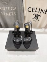 高版本出厂 Saint Lauren*～圣罗兰Ysl 25Ss春夏全新走秀款高跟凉鞋 全新鞋型 唯有Ysl最懂女人心，不接受反驳，超级无敌女人味神器，女人必备