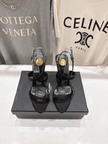 高版本出厂 Saint Lauren*～圣罗兰Ysl 25Ss春夏全新走秀款高跟凉鞋 全新鞋型 唯有Ysl最懂女人心，不接受反驳，超级无敌女人味神器，女人必备