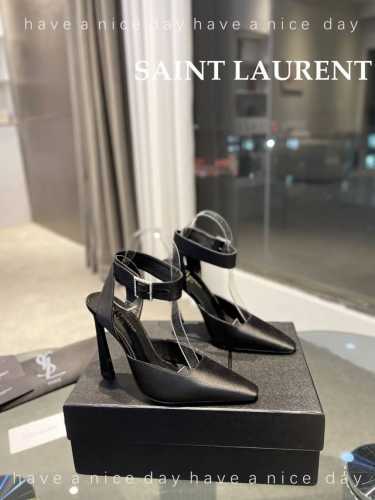 P390 最新Saint Laurent Fanny绉缎露跟高跟鞋，方形尖头和包覆细腰鞋跟设计，搭配仿水晶 皮革鞋底可调节踝带 绉布料 进口山羊皮 意大利真皮鞋
