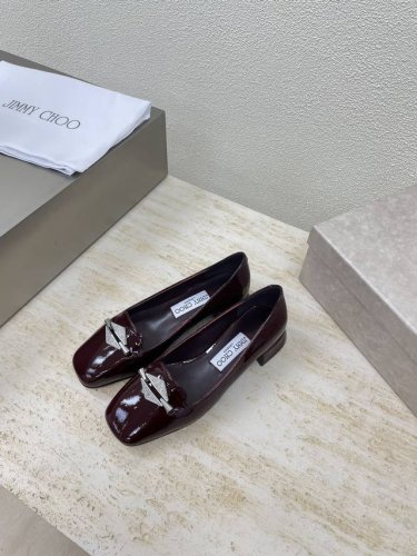 平底 钻扣 JCJimmyChoo 酒红色 Collins Store Jimmy Choo 平底设计 面料选用小牛漆皮 细腻小羊皮 小羊皮内里 意大利真皮大底