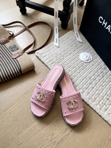 chanel 25C早春新品厚底拖鞋！ 顶级版本！抢先发售 厚底3Cm 鞋面牛皮 垫脚羊皮 原版橡胶底 码数：34-41 定制不退不换
