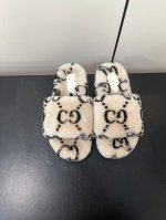 Gucci 最新24ss印花羊毛拖鞋 欧洲进口A级羊毛 与原版一致满鞋全部采用纯羊毛 鞋面和垫脚logo采用混种羊皮， 大底与原版一样的TPU材质底片耐磨防滑