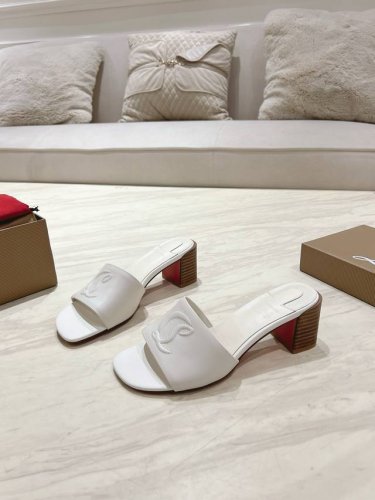顶级版 原版盒 Christian Louboutin 2025S原版开模一比一开模Cl休闲一字平底拖鞋 材质：头层高光小牛皮 内里：粒面珠光羊皮里 大底：原版