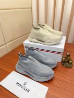 实价： Moncler 蒙口、官网同款 高品质男鞋 材料：定制小牛皮 网布透气内里真皮鞋垫 原版开模防滑大底款式类型：男士休闲运动鞋 系带款男鞋系列 欧美潮流风