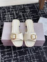 东莞代购级 jimmychoo 吉米周2025Ss 方头 小粗跟 拖鞋 简约大气 后带工形 给人清爽大气的感觉 巨星肯豆同款 著名模特 各界名媛网红同款潮鞋 与