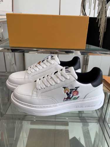 Louis Vuitton 路易威登 25ss新款休闲小白鞋 运动鞋驴牌LV路易威登为环保设计情侣鞋Charlie 与Squad运动鞋侧身超大LV logo 鞋