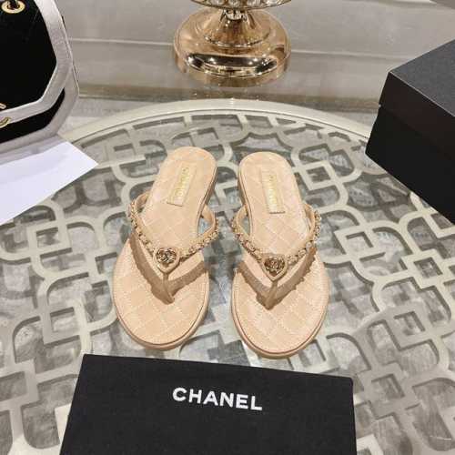 Chanel 小香2024最新走秀时装 链条装饰 顶级品质！精确到1：1 轻奢而不累脚、上脚可随意搭配春夏的服饰、更加彰显质感和品味、简约中带奢华的外观、哪怕只