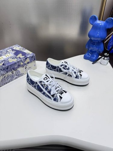 出厂： 2025Ss Dior Oblique 穿孔科技迪奥针织厚底运动鞋 市面上唯一对版高端品质 原版拆解开发，每个细节都不放过， 真正意义上的原版复刻， 鞋