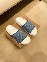 工厂P价 。 Louis V*路易威登高端精品 奢品拖鞋，1:1高端品质，休闲阳光宽松舒适型，最高版本高品质精品，经夏季必入哦！38-44