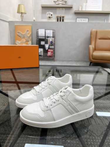 H 顶级代购 爱 炸街男神休闲鞋新品来袭专柜同步发售原厂配置，意大利进口原版牛皮面料，高品质拼接工艺潮男必备，全进口水染牛皮里垫，鞋底：原厂特供原版底超级舒适，