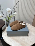 24Ss新款Balenciga巴黎世家毛毛半拖 顶级版本超火巴黎世家毛拖 时装博主与欧美明星大爱款 冬季必备款 时尚却不过分张扬 鞋面：磨砂皮 内里：羊毛内里