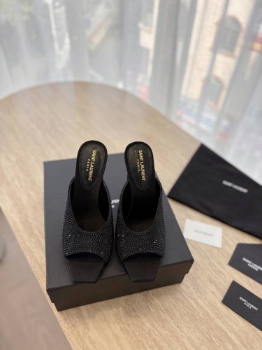 出厂 顶级版本 Saint Lauren* 圣罗兰Ysl 25Ss 春夏全新走秀款满钻高跟鞋凉鞋 唯有Ysl最懂女人心，不接受反驳，超级无敌女人味神器，女人必备