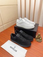 实价： Moncler 蒙口、官网同款 高品质男鞋 材料：定制小牛皮 网布透气内里真皮鞋垫 原版开模防滑大底款式类型：男士休闲运动鞋 系带款男鞋系列 欧美潮流风