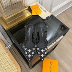 Louis Vuitton 路易威登 2024 L家2024春夏新品 专柜主打爆款手工缝钻尖头高跟后空凉鞋系列 鞋面：原版定制进口真丝 内里：羊皮 大底：意大利