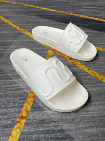 调工厂价 男装男鞋 运动原单古驰 Gucci 2025春季新款，蛇年爆单新品，情侣款一字拖，男女同款，脚感舒适，帅气百搭，码数35-46 - 点击图像关闭