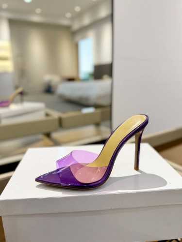 {半拖} 吉安维托 罗西 Gianvito Rossi Eiko Stiletto，轻松移动。这款 Gianvito Rossi 拖鞋采用配有精致的胶片，可抚摸