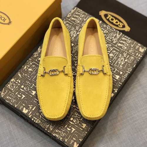 Tods 男士豆豆鞋 专柜同步新款 高端品质 磨砂皮杏色牛里.原版包装。土黄色，尺码38-45。 正常皮鞋码，按平时皮鞋码拍，运动鞋穿40就拍39 。。。