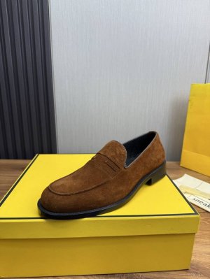 工厂p价 Fendi 芬迪.男士商务休闲皮鞋 -进口磨砂小牛皮 -内里：舒适牛皮内里 -大底：真皮大底后跟植入橡胶底片，完美注塑 -超高品控 做工精细：凸显 高