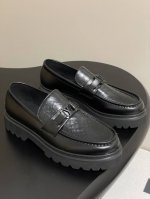 25Ss春夏新款Louis Vuiteeon Lv 印花厚底乐福鞋男士皮鞋 这款松糕厚底系列今年非常爆，穿上增高效果，和时尚的引领绝对的Yyds！ 鞋面：开边珠