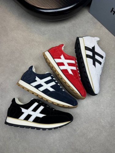 Hogan 霍根 -高端品质 原单休闲运动鞋 -鞋面：进口纳帕小牛皮、反绒小牛皮、鞋舌.鞋口.加厚记忆海绵.增加舒适性、后跟空压品牌Logo -内里：水染牛皮