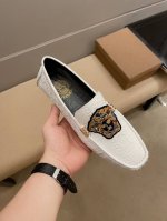 品牌范思哲，胡歌同款哦 官方新款+爆款，纯手工制作配合鞋面头层高端牛皮，绝对的好货，只卖懂货的你 ，奢华 低调有内涵，鞋面意大利进口头层牛皮+绣花品牌女妖，舒适