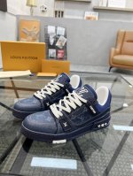 L 顶级代购 路 炸街男神爆款运动板鞋专柜同步，鞋面意大利进口牛仔布面料，缤纷色彩复杂工艺品，进口舒适网布内里垫，鞋底：原厂特供原版底，Tpu独家活动成型底超级