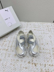 出厂 高版本 彪马 Puma 的最新联名 25Vs春夏爆款系列 拼色休闲芭蕾舞鞋 这双Puma Mostro Power & Grace，简直是春日穿搭的“氛围