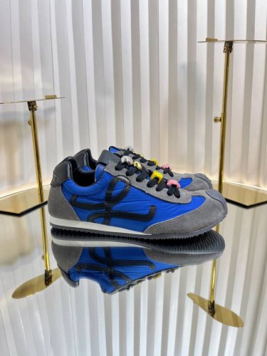 无扣 Loewe 罗意威情侣款 运动鞋 德训鞋 阿甘鞋 2025专柜走秀同步新配色德训鞋复古潮流 4色小扣饰点缀 休闲小白鞋 原版开发 做货 罗意威最新款 运动