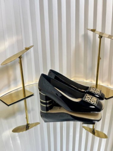 Dior 迪奥 2025秋冬最新时装秀高定系列 Miss Dior 粗跟方头玛丽珍芭蕾舞女鞋 Cd字母Logo五金珐琅方扣低跟一圈带中古女单鞋 原版开发顶级高端
