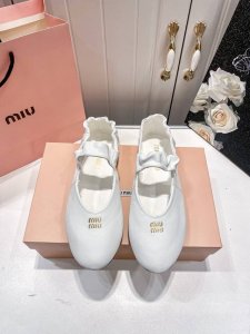 橙子出厂价p miumiu 缪缪 春夏新款 圆头平底芭蕾舞鞋 复古玛丽珍鞋单鞋 码数 34-41