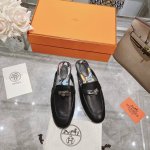 经典半拖系列』 出厂价 最新 早春新款，今年H最新限量色 凯莉mini Kelly扣 半拖 、纯进口法国特定小牛皮，手工制作. 高端订制 正品开模定制 手工缝制