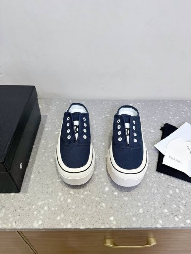 Chanel 小香 25Ss春夏新款 厚底 休闲鞋 半拖 网红明星小红书狂追热推 发售蠢萌可爱的造型带了点复古味 造型特殊 很有辨识度 显瘦显腿长 绝对实力派